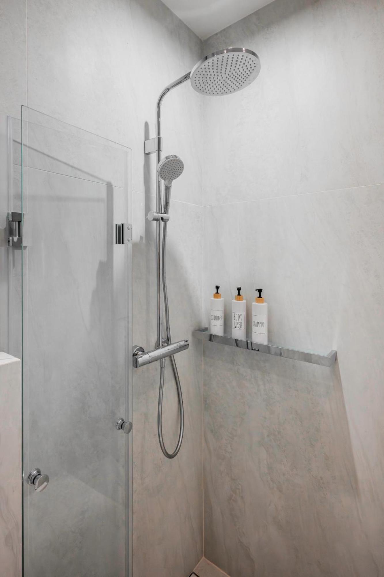 Urban Charm & Comfort - Chic 2Bd In Prime Location By Flat Mаnager София Экстерьер фото